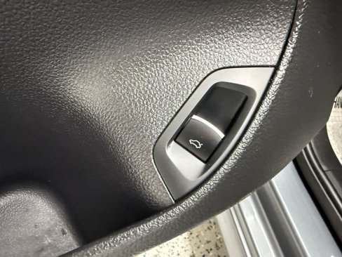 Used 2016 Volkswagen Passat 1.8T S image 12