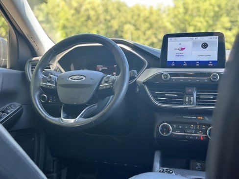 Used 2022 Ford Escape SE w/ Convenience Package image 2