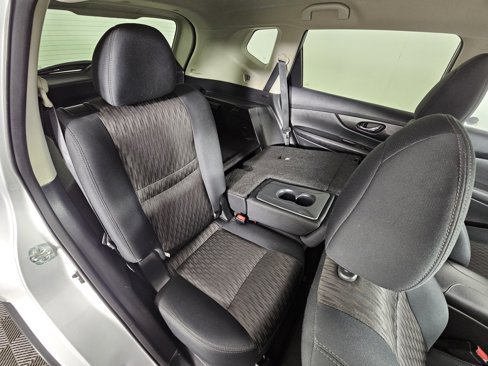 Used 2018 Nissan Rogue SV image 16