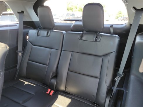 Used 2022 Ford Explorer XLT image 16