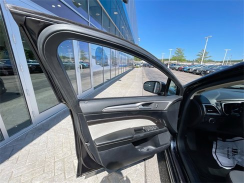 Used 2020 Ford Fusion SE w/ Equipment Group 151A image 22