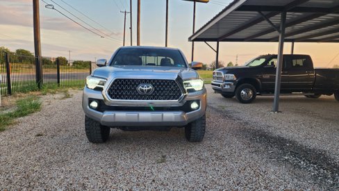 Used 2020 Toyota Tacoma TRD Off-Road image 1