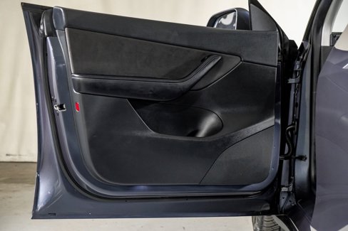 Used 2020 Tesla Model Y Long Range image 28