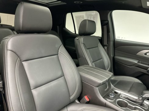 Used 2023 Chevrolet Traverse LT w/ LT Premium Package image 6