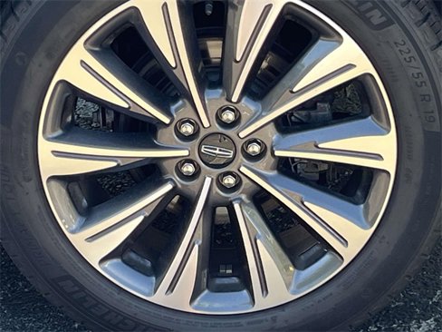 Used 2022 Lincoln Corsair Reserve w/ Equipment Group 201A image 12