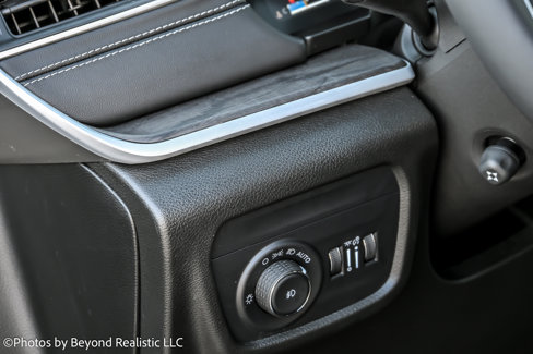 Used 2024 Jeep Grand Cherokee Limited w/ Luxury Tech Group II image 33