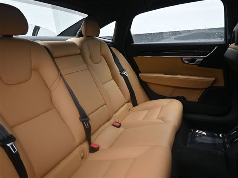 Used 2019 Volvo S90 T6 Momentum image 32