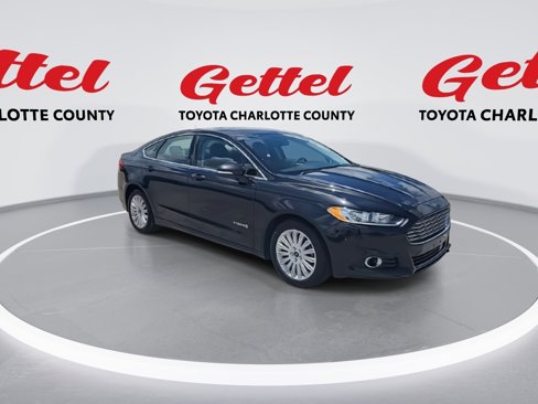 Used 2014 Ford Fusion SE w/ Equipment Group 502A image 2