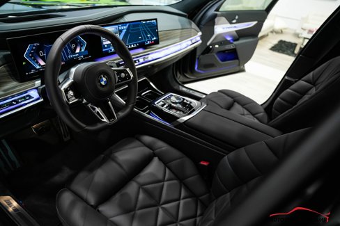 Used 2024 BMW 740i image 7
