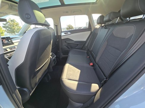 New 2025 Volkswagen Taos SE image 18