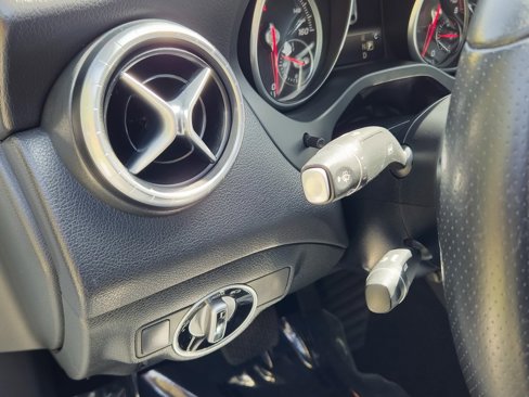 Used 2018 Mercedes-Benz CLA 250 image 12