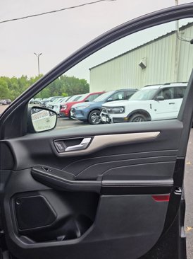 Used 2021 Ford Escape SE image 19