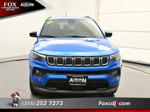 Used 2023 Jeep Compass Latitude w/ Convenience Group image 2