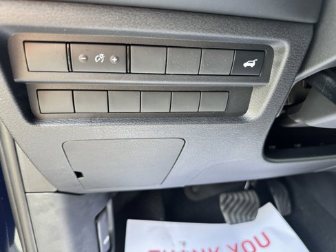 New 2025 Mitsubishi Outlander SE image 17