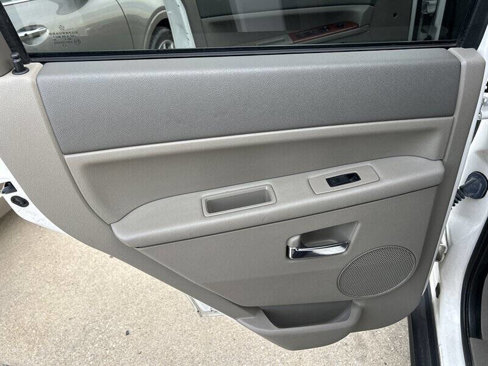 Used 2005 Jeep Grand Cherokee Limited image 14