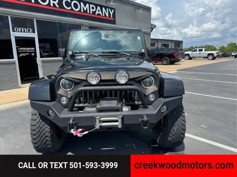Used 2015 Jeep Wrangler Unlimited Sahara w/ Max Tow Package image 11