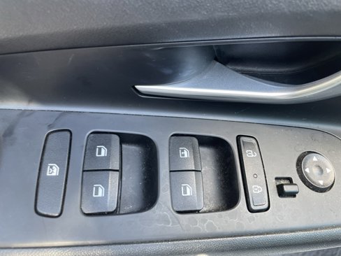 Used 2022 Hyundai Elantra SE image 8