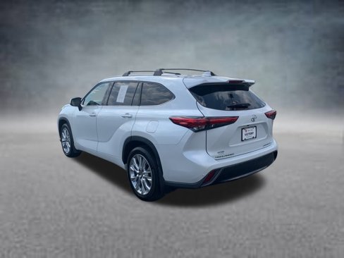 Used 2022 Toyota Highlander Limited image 6