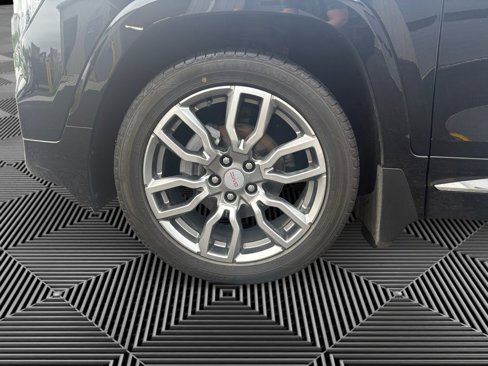 Used 2023 GMC Terrain Denali w/ Denali Premium Package image 9