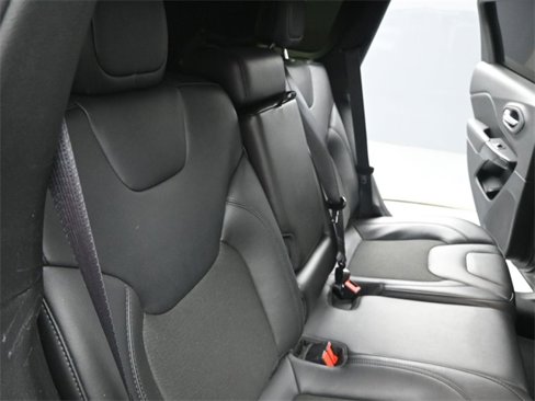Used 2021 Jeep Cherokee Latitude Plus image 24