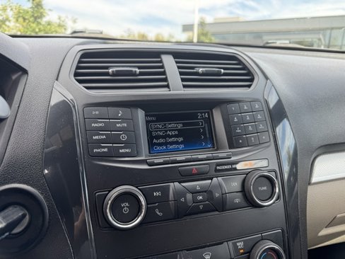 Used 2018 Ford Explorer FWD image 16