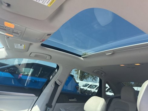 Used 2024 Volkswagen Jetta SE w/ Panoramic Sunroof Package image 23