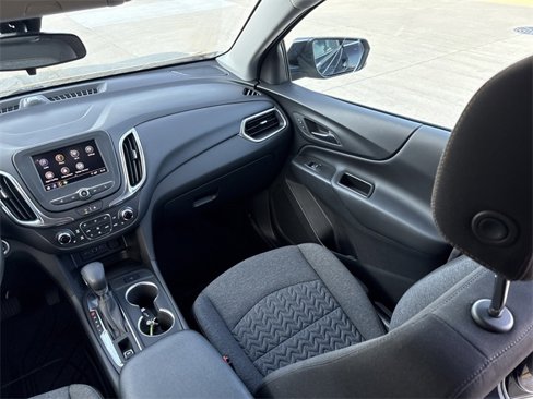 Used 2022 Chevrolet Equinox LT image 18
