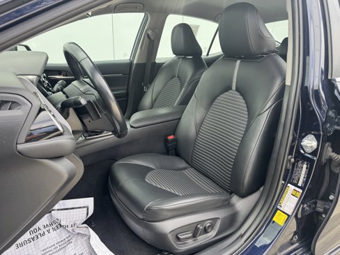 Used 2021 Toyota Camry SE image 11