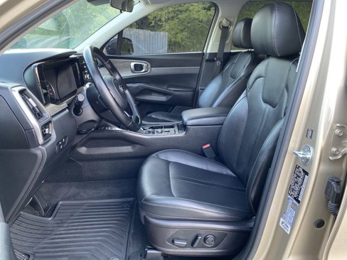 Used 2021 Kia Sorento EX image 4