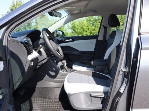 New 2025 Volkswagen Taos S image 11