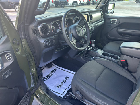 Used 2023 Jeep Gladiator Sport image 9