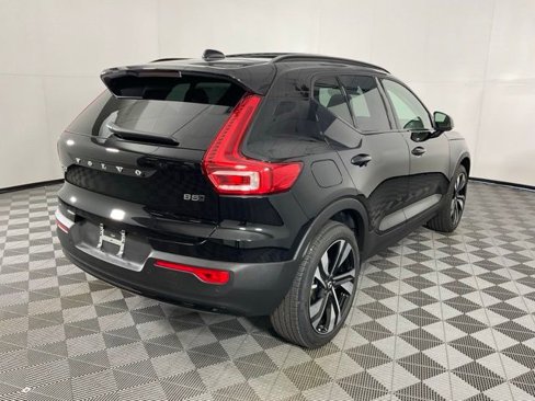 New 2025 Volvo XC40 B5 Plus w/ Protection Package Premier image 6