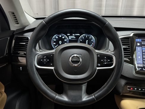 Used 2016 Volvo XC90 T6 Momentum w/ Momentum Plus Package image 17