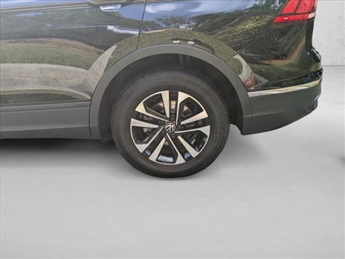 Used 2024 Volkswagen Tiguan S image 10