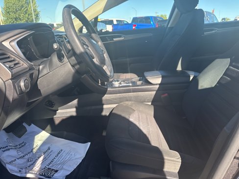 Used 2020 Ford Fusion SE image 21
