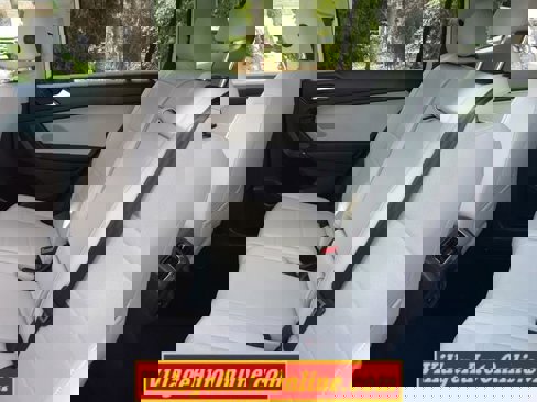 Used 2018 Volkswagen Tiguan SEL image 26