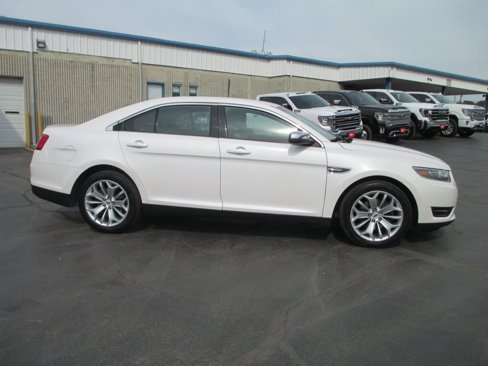 Used 2016 Ford Taurus Limited image 3