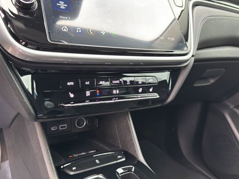 Used 2023 Chevrolet Bolt EUV LT w/ Comfort Package image 23
