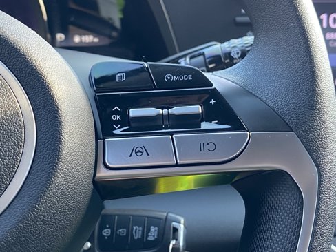 Used 2023 Hyundai Elantra SE image 18