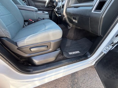 Used 2015 RAM 1500 Express image 9