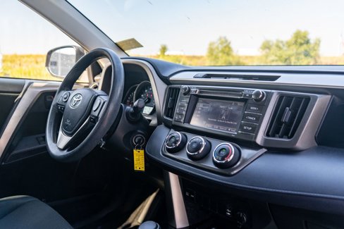 Used 2015 Toyota RAV4 LE image 11