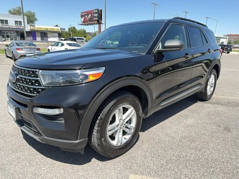 Used 2020 Ford Explorer XLT w/ Equipment Group 202A image 3