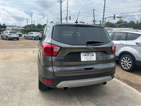 Used 2019 Ford Escape SE image 3