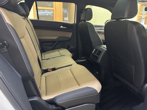 Used 2023 Volkswagen Atlas Cross Sport SE w/ Panoramic Sunroof Package image 18