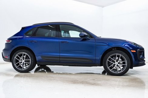Certified 2025 Porsche Macan image 9