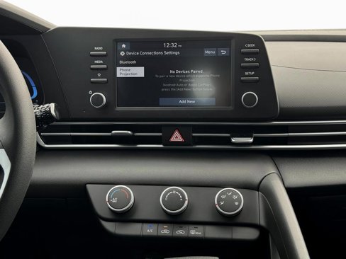 New 2025 Hyundai Elantra SE image 19