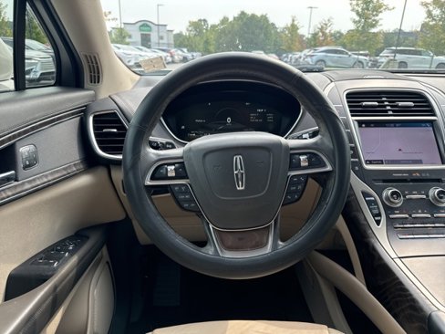 Used 2019 Lincoln Nautilus Select image 12