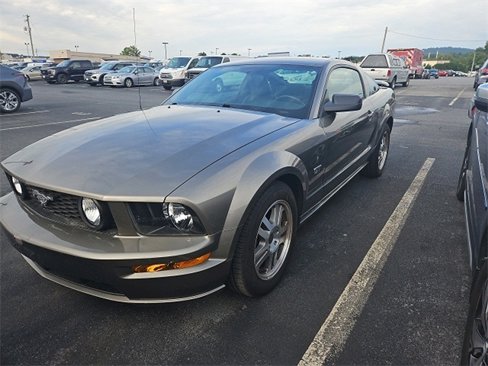 Used 2005 Ford Mustang GT image 3
