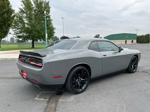 Used 2018 Dodge Challenger SXT w/ Blacktop Package image 3
