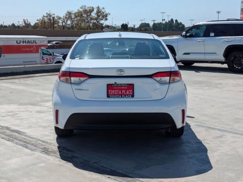 Used 2023 Toyota Corolla LE image 9